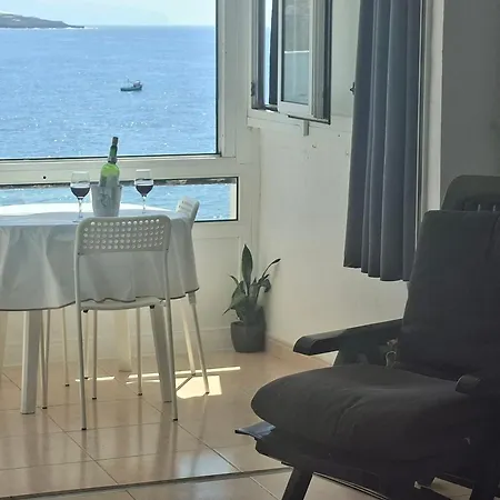 Appartamento Beautiful Oceanfront With Private Parking