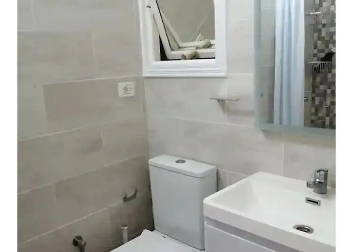 Beautiful Oceanfront With Private Parking 蓬达德尔伊达尔戈