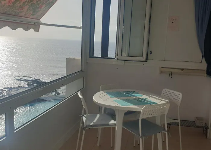 Beautiful Oceanfront With Private Parking 公寓 *